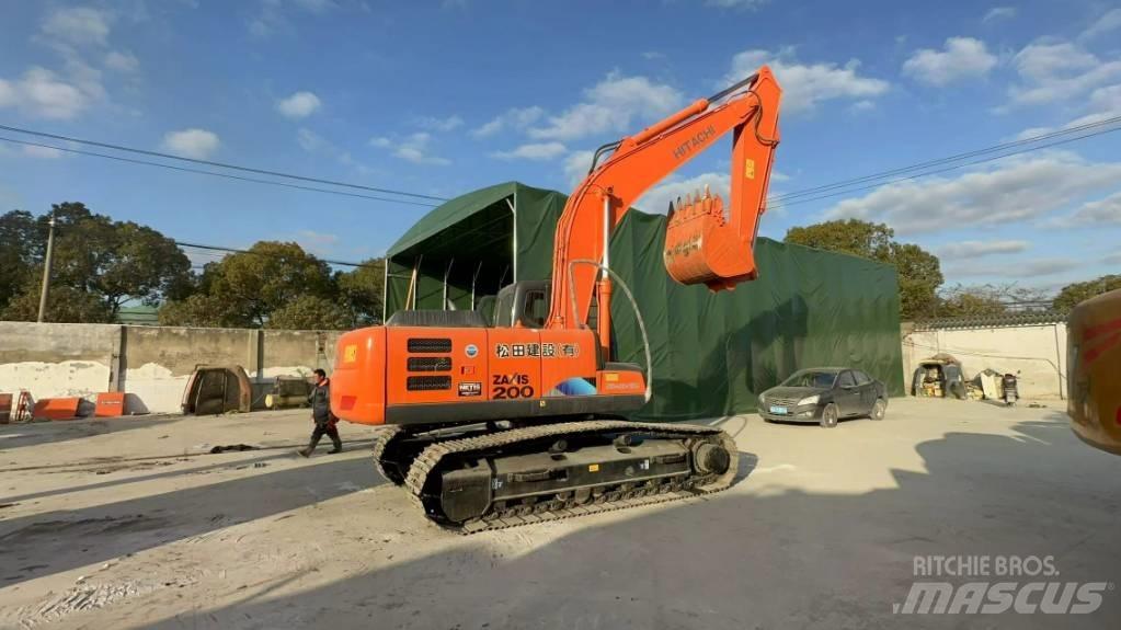 Hitachi ZX 200 Kāpurķēžu ekskavatori