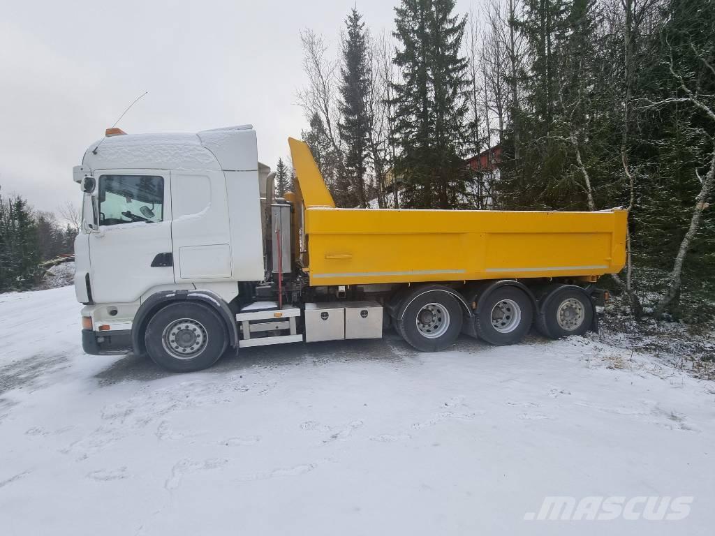 Scania R 560 LB 8X4 Treileri ar āķi