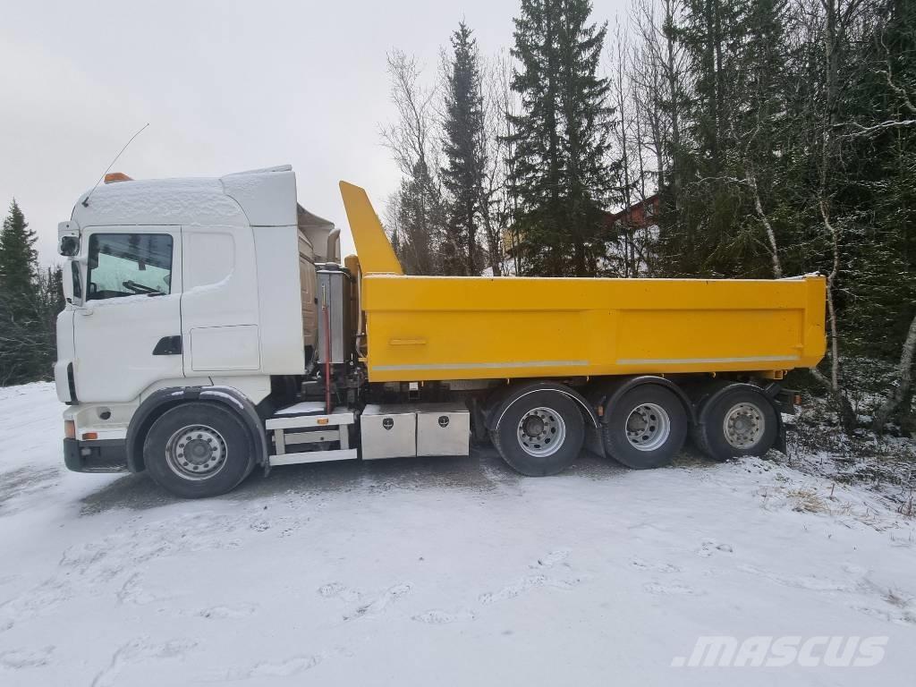 Scania R 560 LB 8X4 Treileri ar āķi