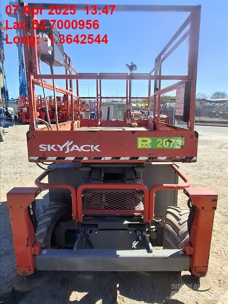 SkyJack SJ 6832 RT Šķerveida pacēlāji