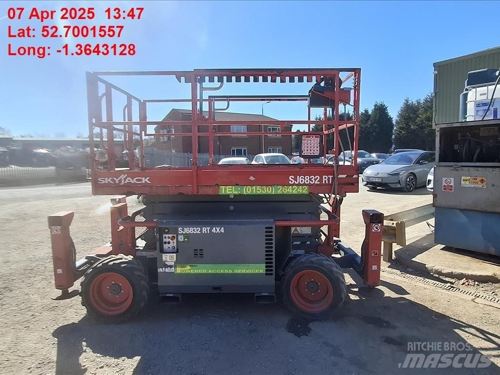 SkyJack SJ 6832 RT Šķerveida pacēlāji