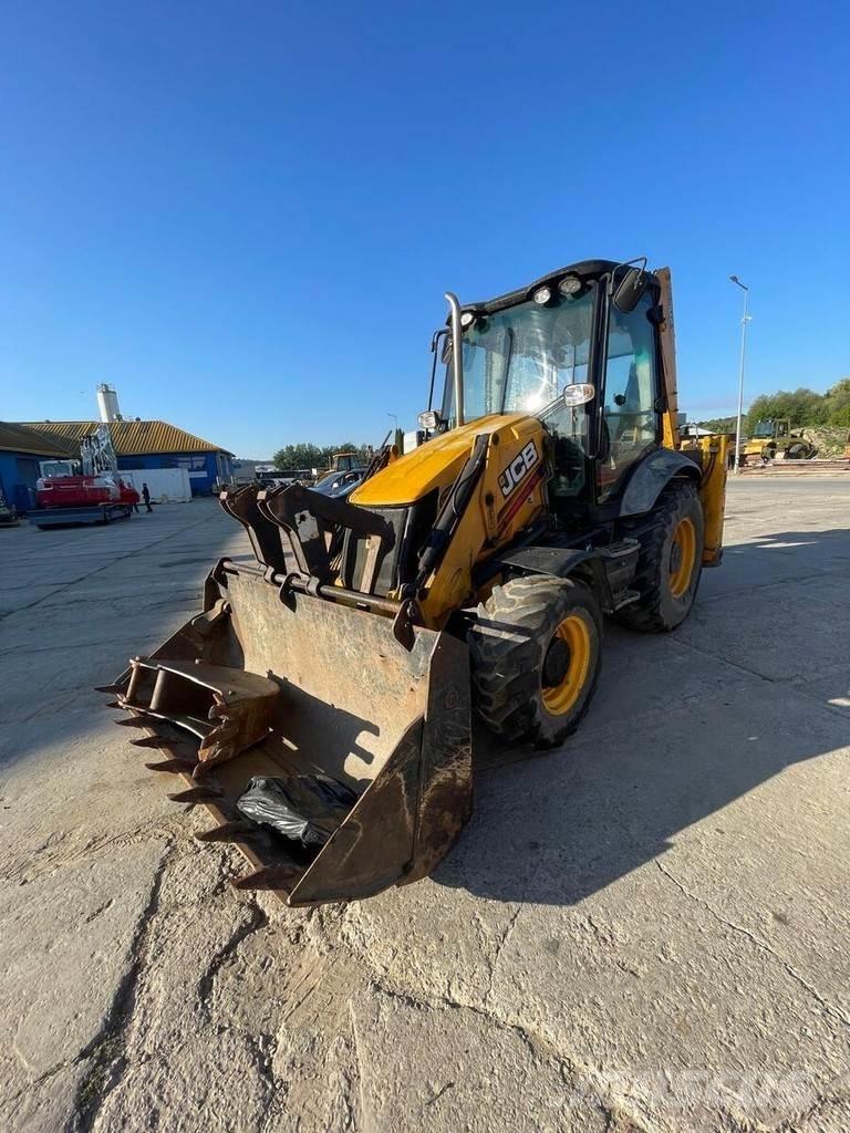 JCB 3CX Ekskavatori-iekrāvēji