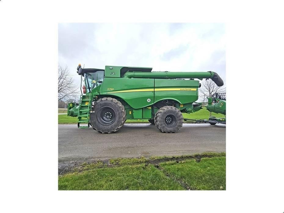 John Deere S 790 Ražas novākšanas kombaini