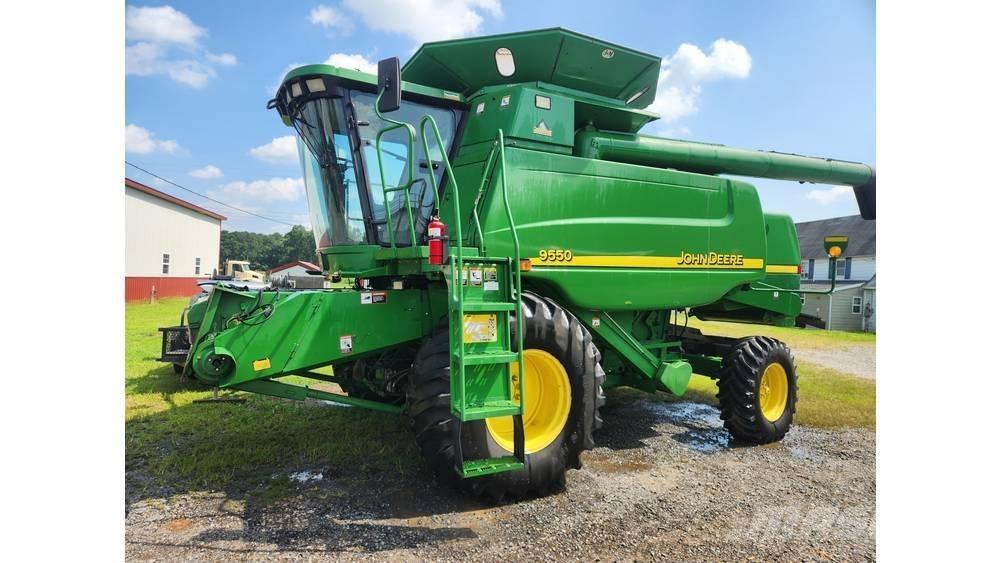 John Deere 9550 Ražas novākšanas kombaini