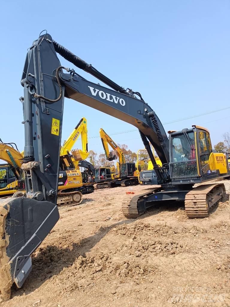 Volvo EC 220 Kāpurķēžu ekskavatori