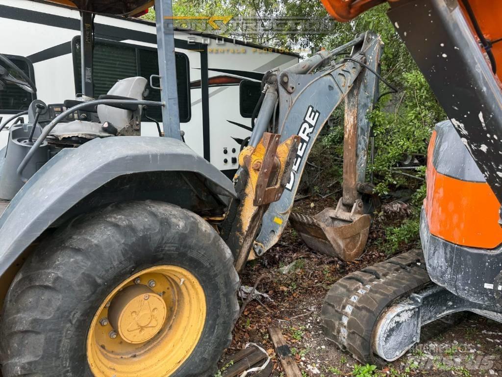 DEERE 310J Ekskavatori-iekrāvēji