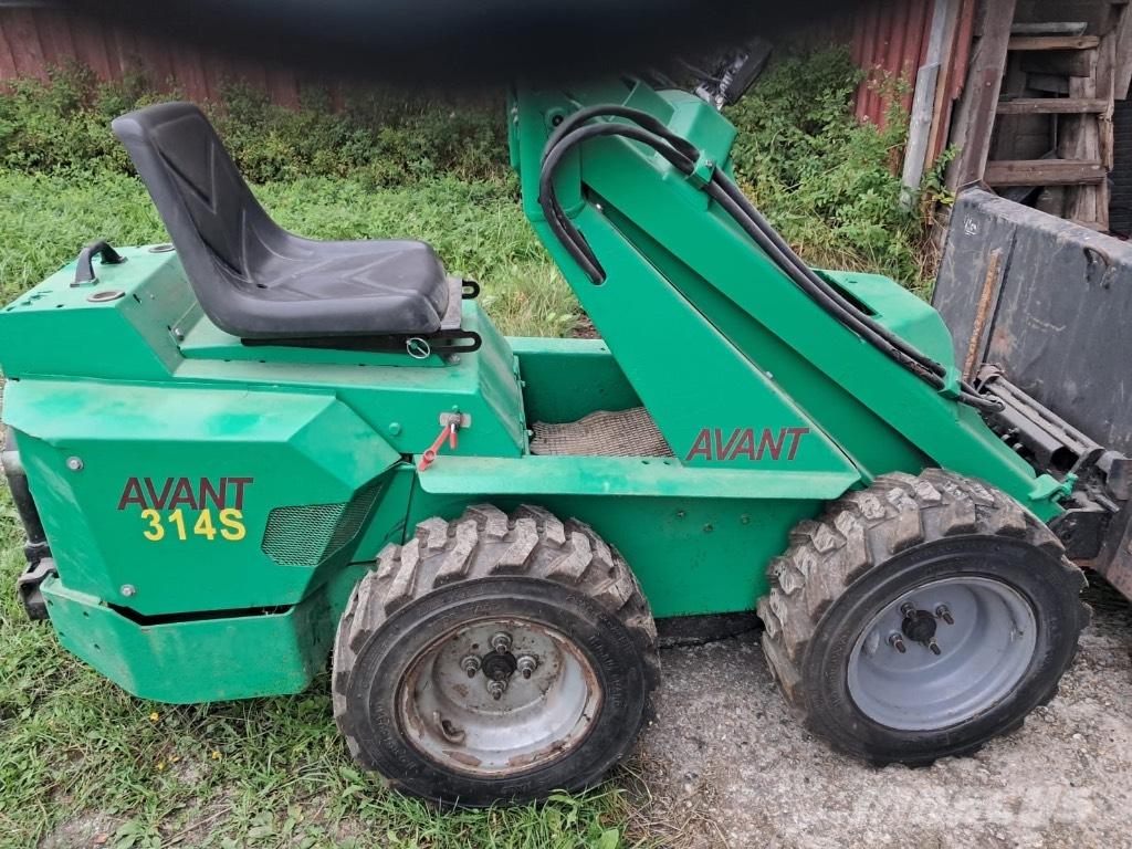 Avant 314 Lietoti riteņu kompaktiekrāvēji