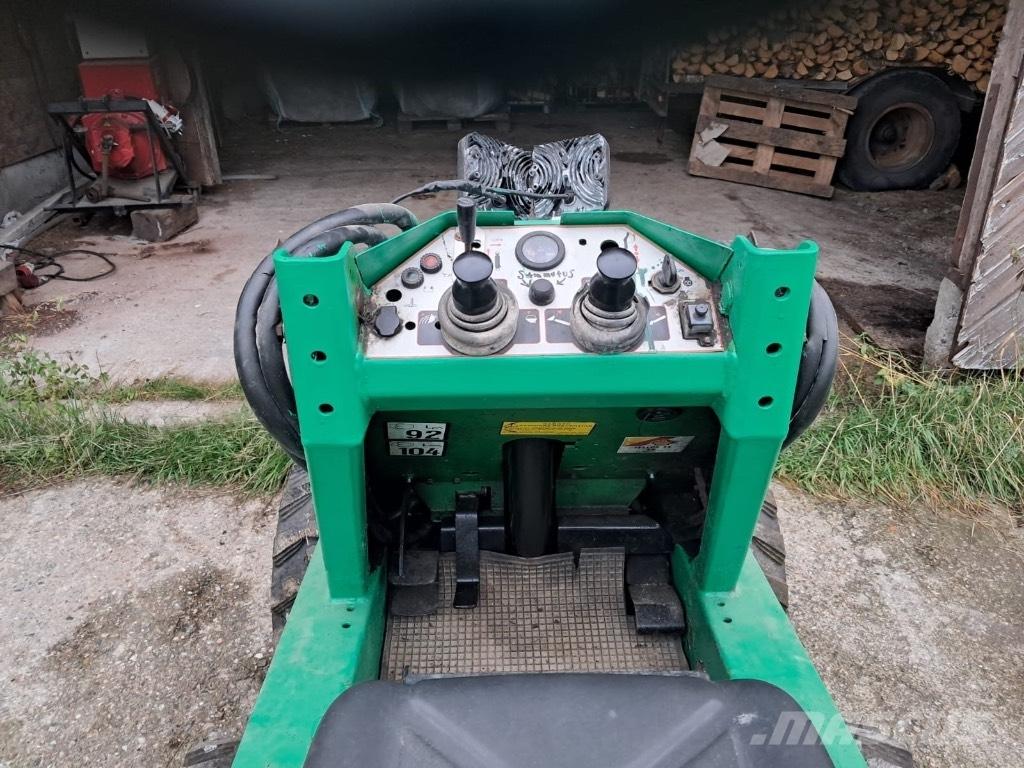 Avant 314 Lietoti riteņu kompaktiekrāvēji