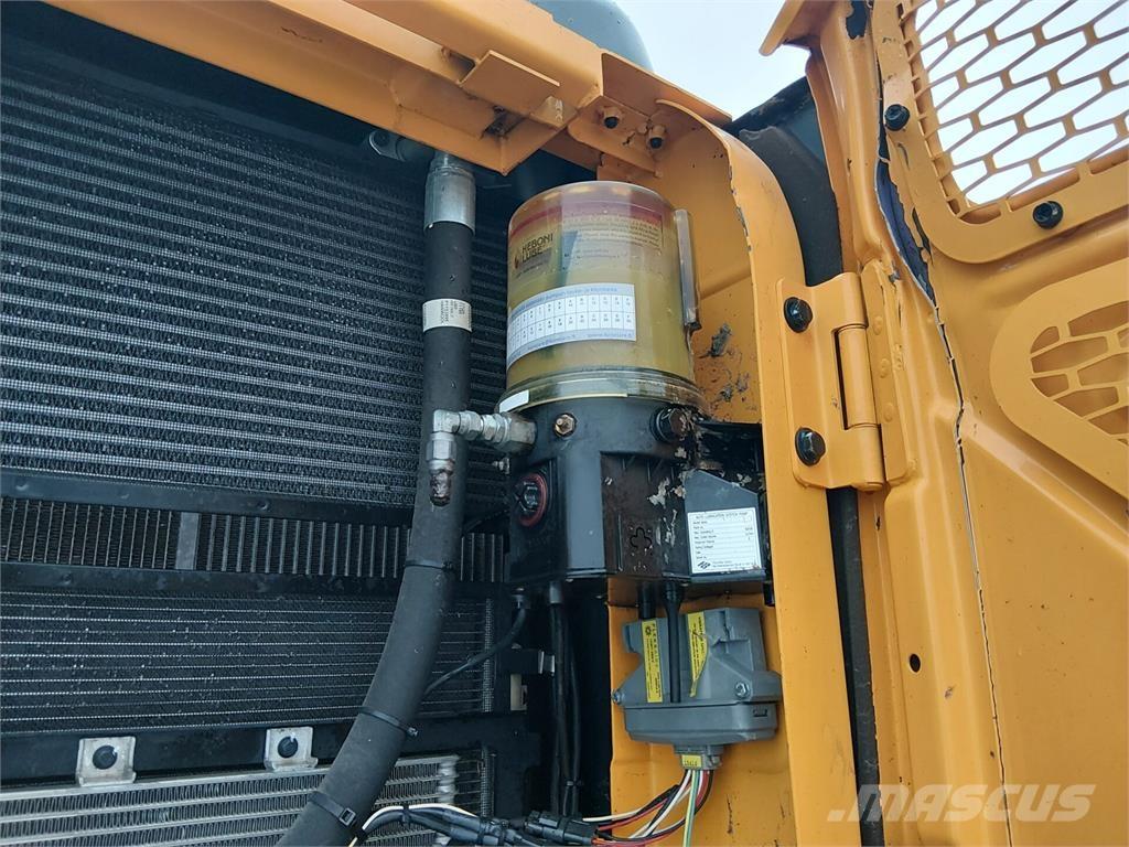 Hyundai HX160L Kāpurķēžu ekskavatori