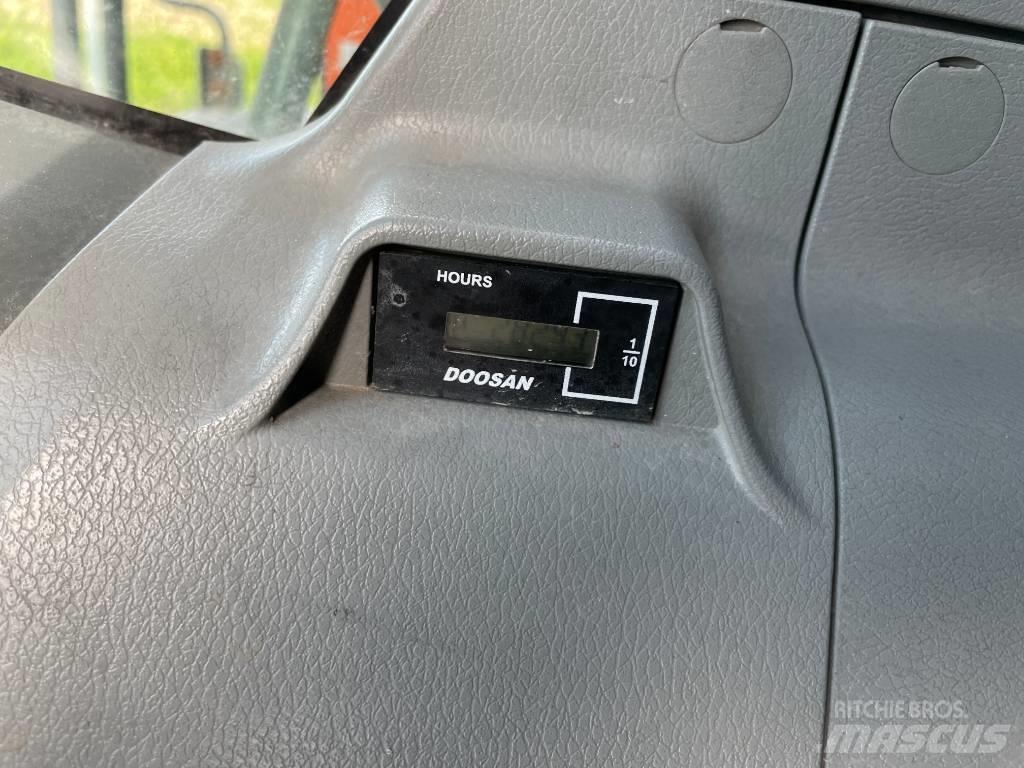 Doosan DX165W-5 Ekskavatori uz riteņiem