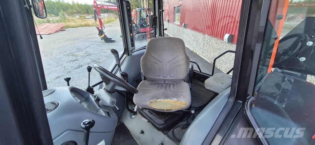 Valtra A 75 Traktori