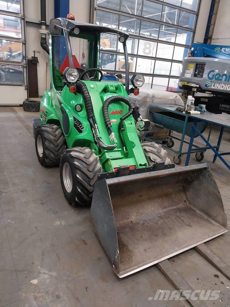 Avant 640 Lietoti riteņu kompaktiekrāvēji