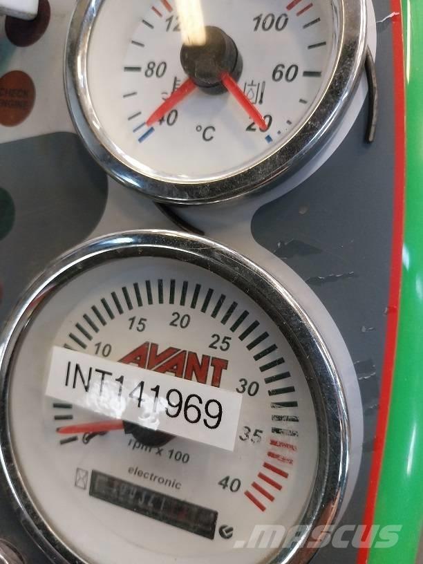 Avant 640 Lietoti riteņu kompaktiekrāvēji