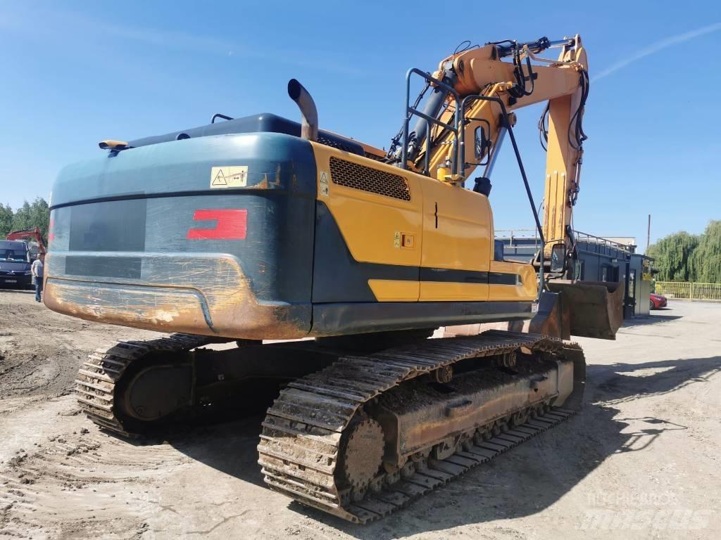 Hyundai HX 260 NL Kāpurķēžu ekskavatori