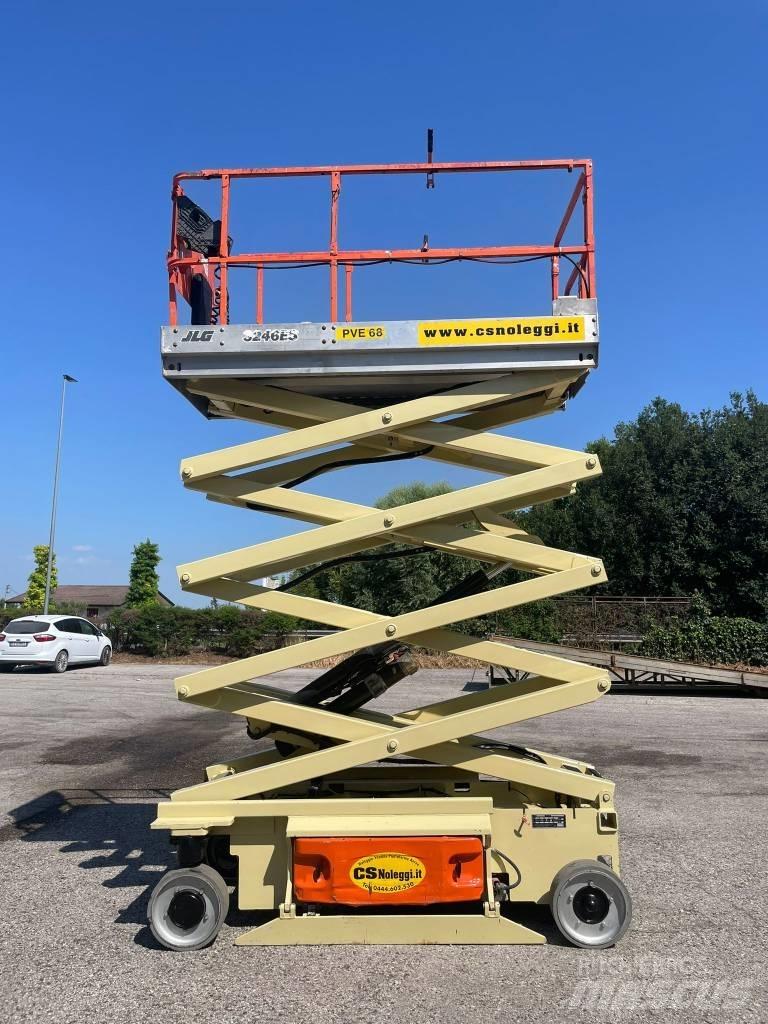 JLG 3246 ES Šķerveida pacēlāji