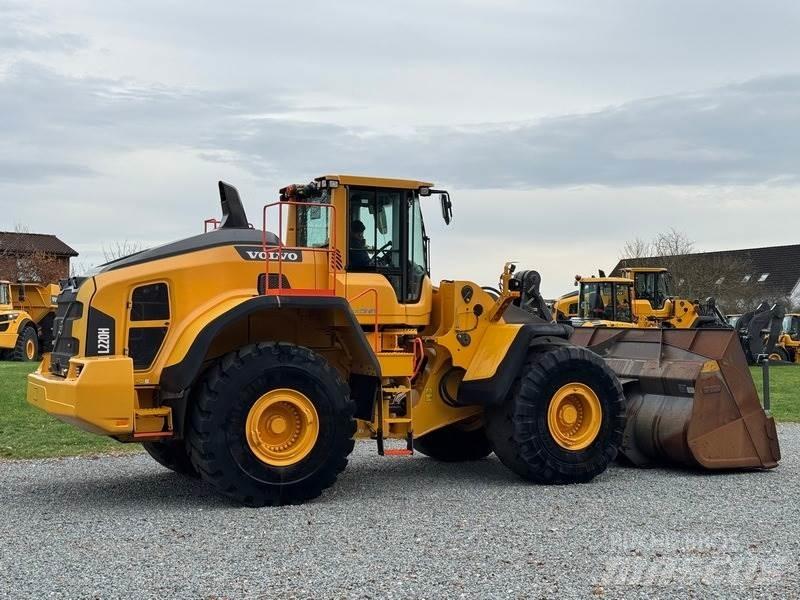 Volvo L 220 H Iekrāvēji uz riteņiem