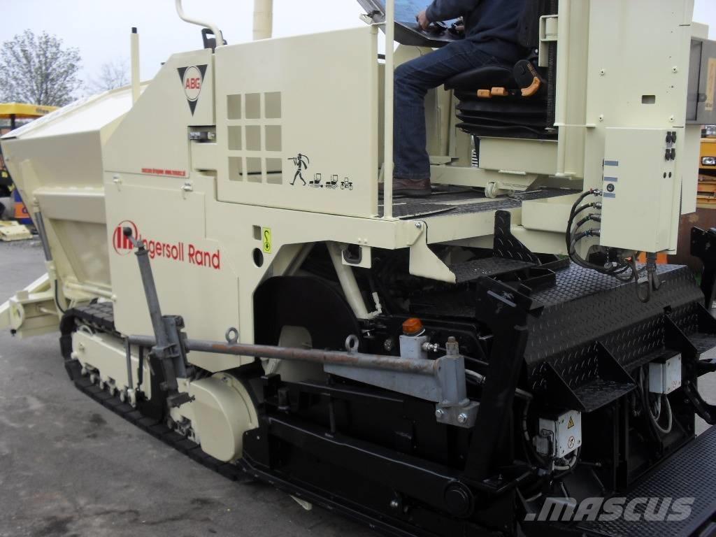 ABG Titan 2820 Asfalta klājēji