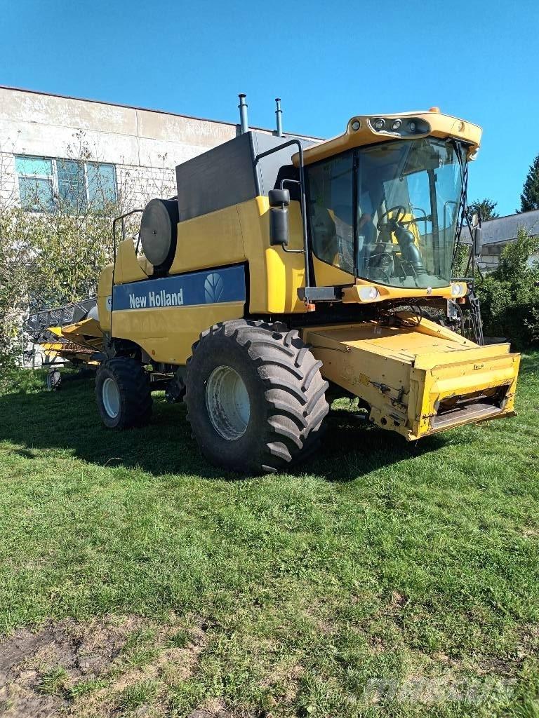 New Holland CS 6080 Ražas novākšanas kombaini