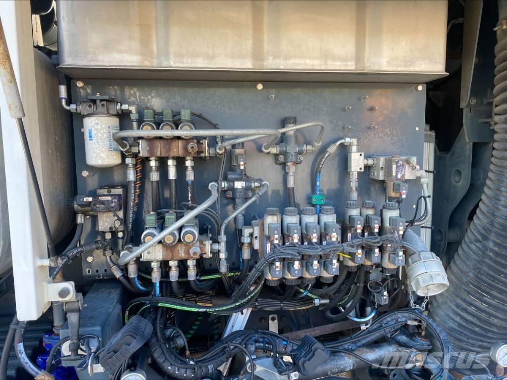 Scania G 410 Ielu tīrāmās mašīnas