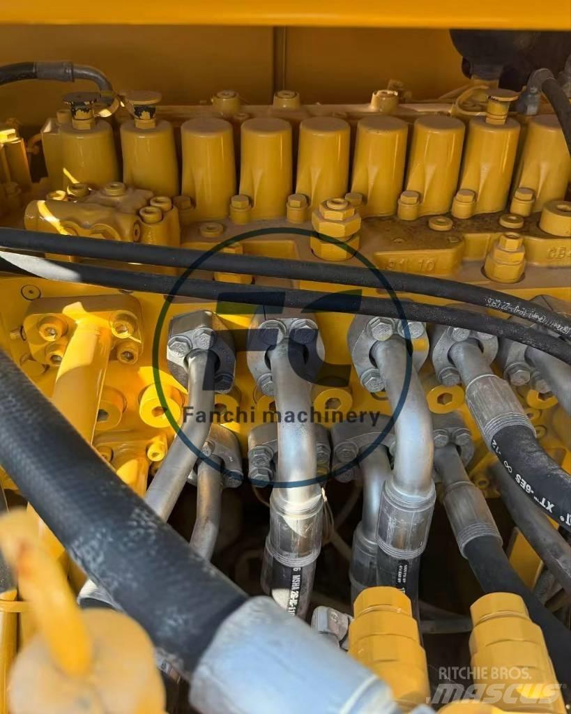CAT 330 Kāpurķēžu ekskavatori