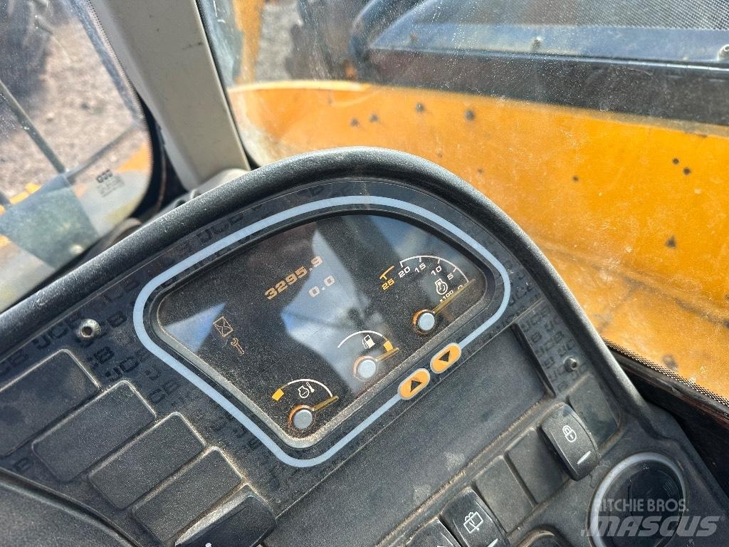 JCB 533-105 Teleskopiskie manipulatori