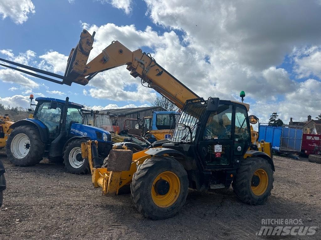 JCB 533-105 Teleskopiskie manipulatori