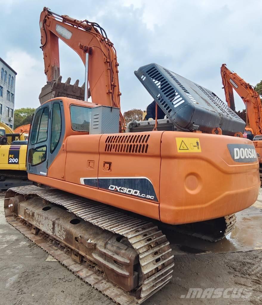 Doosan DX 300 LC Kāpurķēžu ekskavatori