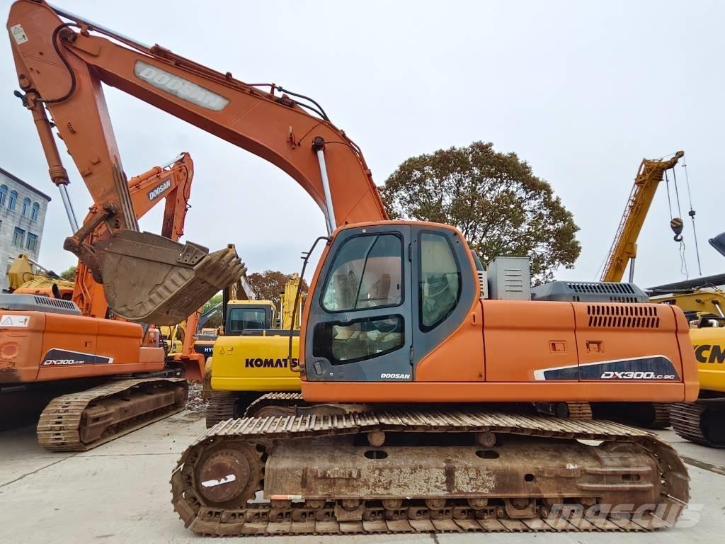 Doosan DX 300 LC Kāpurķēžu ekskavatori