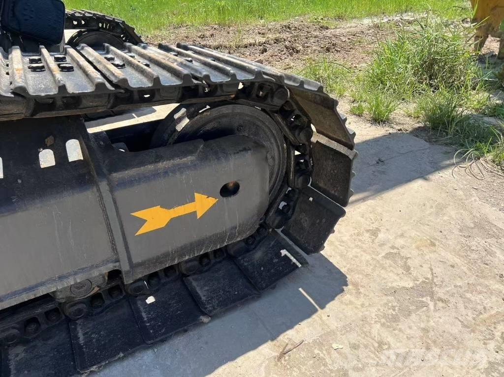 Komatsu PC 220 Kāpurķēžu ekskavatori