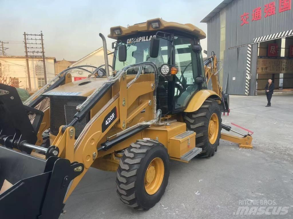 CAT CAT420F Iekrāvēji uz riteņiem