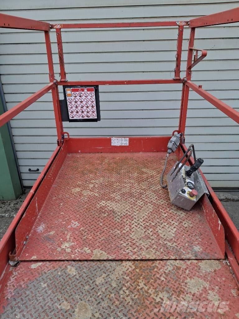 SkyJack SJ III 4632 Šķerveida pacēlāji
