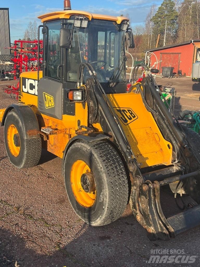 JCB 411 HT Iekrāvēji uz riteņiem