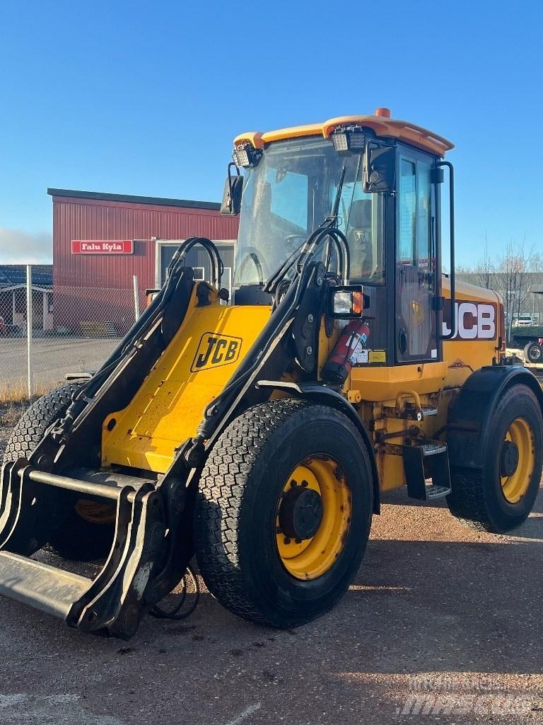 JCB 411 HT Iekrāvēji uz riteņiem