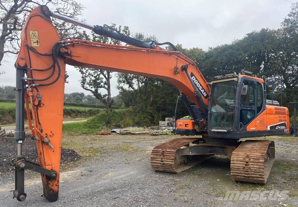 Doosan DX 225 LC Kāpurķēžu ekskavatori