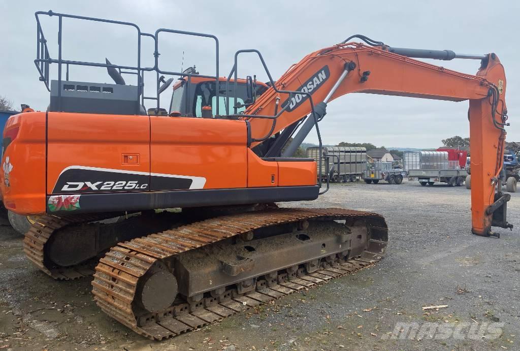Doosan DX 225 LC Kāpurķēžu ekskavatori