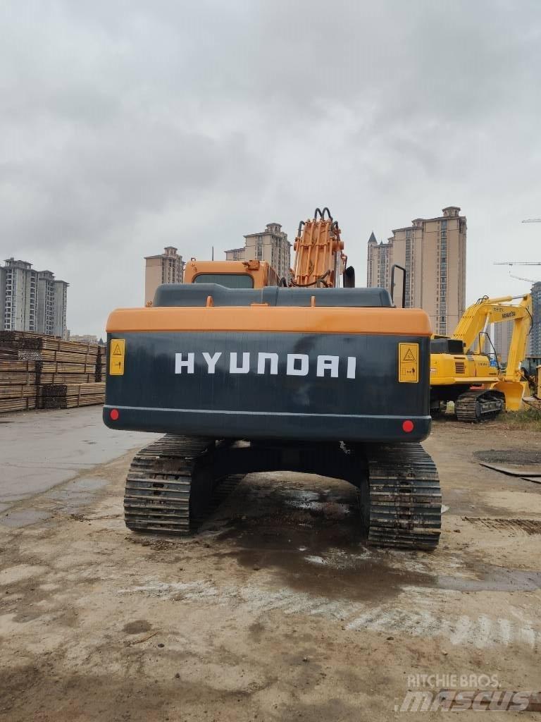 Hyundai R220LC-9S Kāpurķēžu ekskavatori
