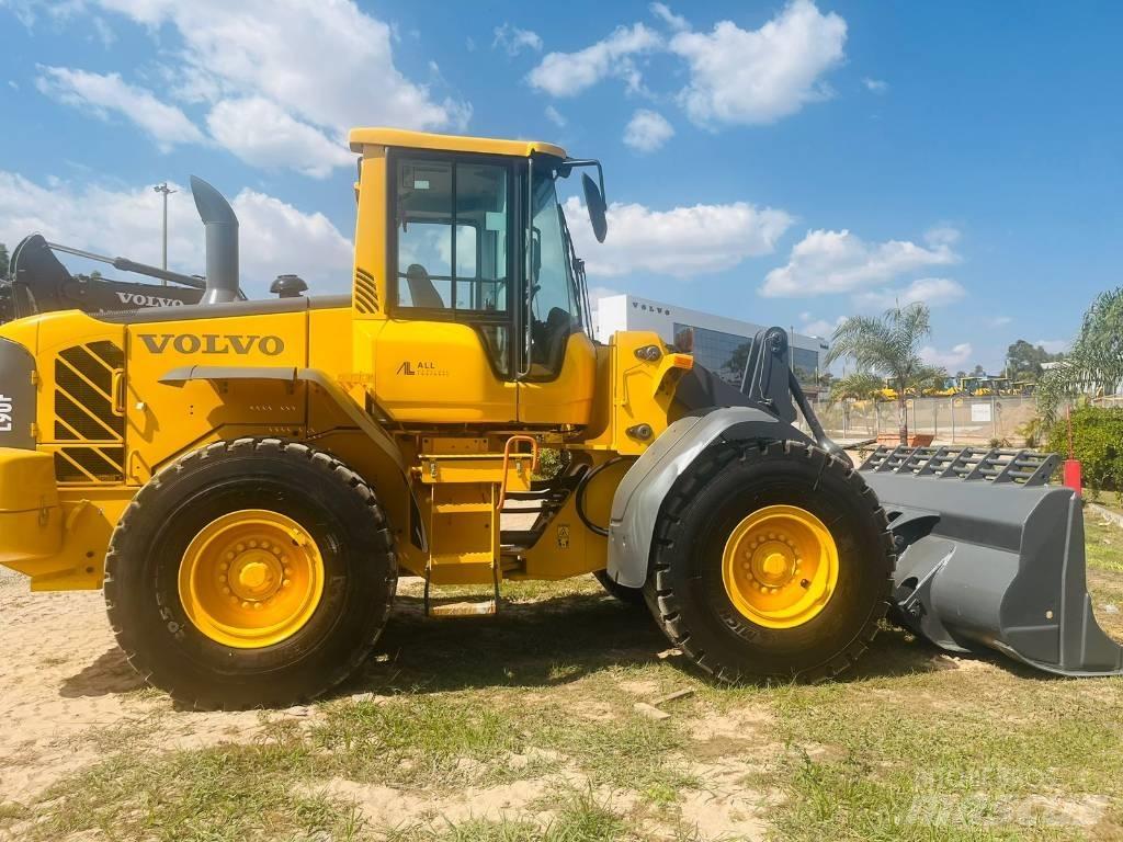 Volvo L 90 F Iekrāvēji uz riteņiem
