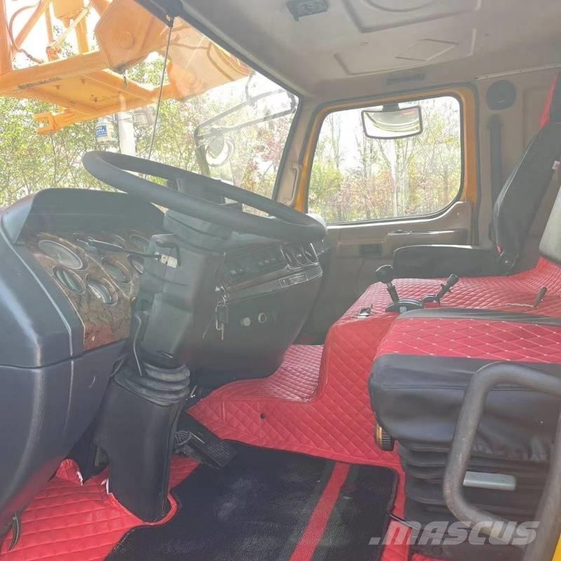 XCMG QY 100 K Visurgājēji celtņi