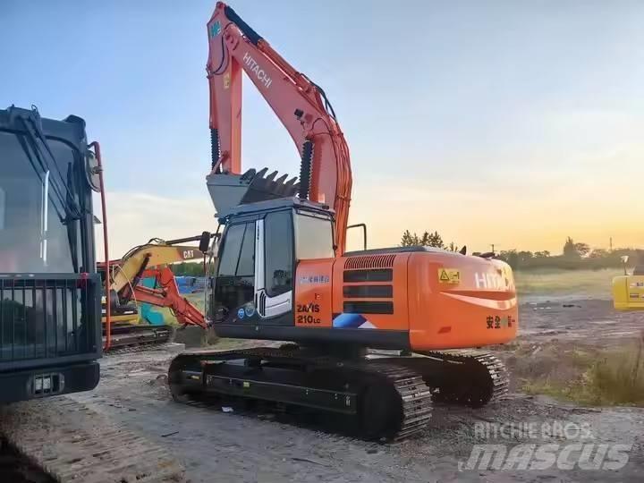 Hitachi ZX210 Kāpurķēžu ekskavatori