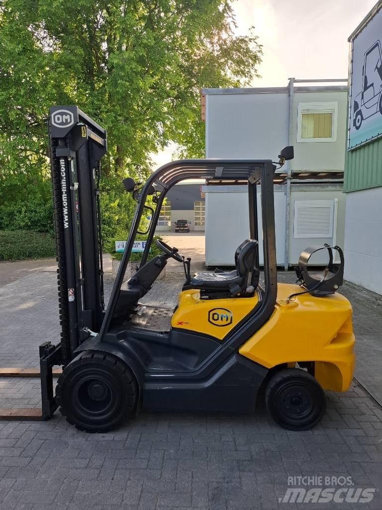 OM XG30 Heftruck LPG tehnika