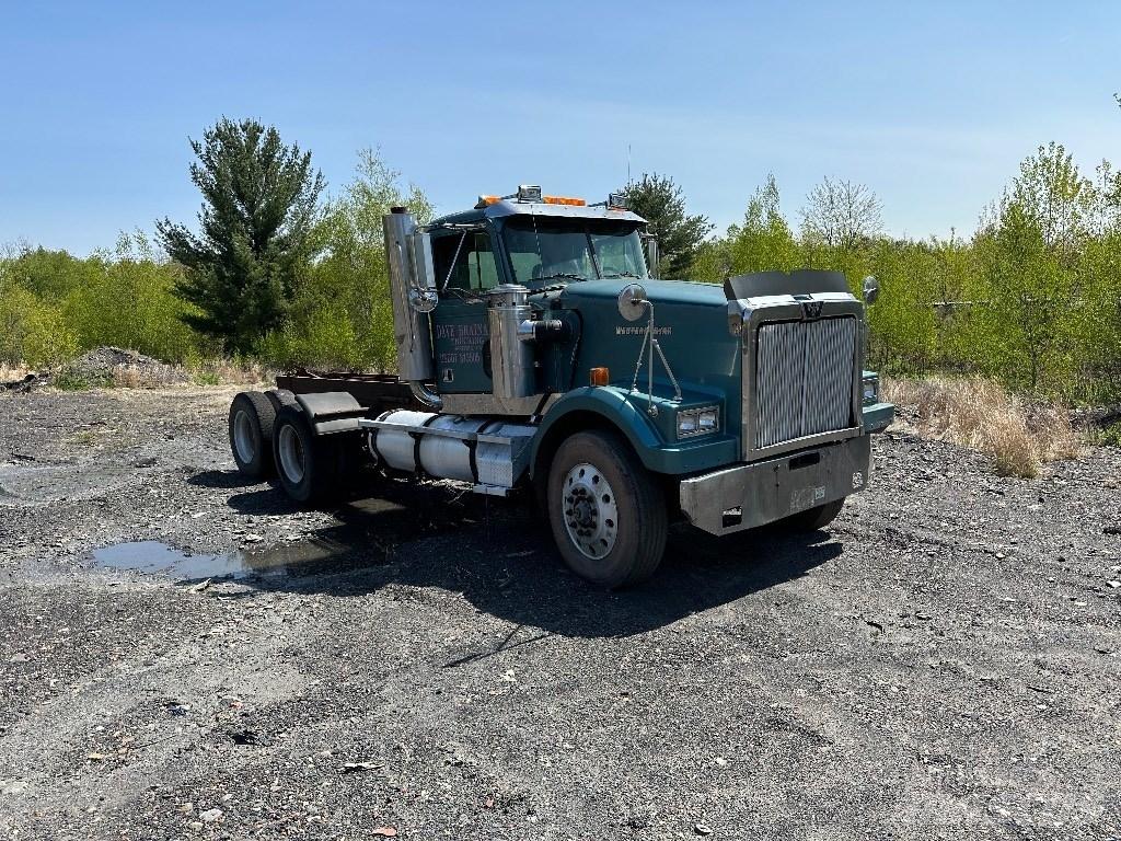 Western Star 4964FX Vilcēji