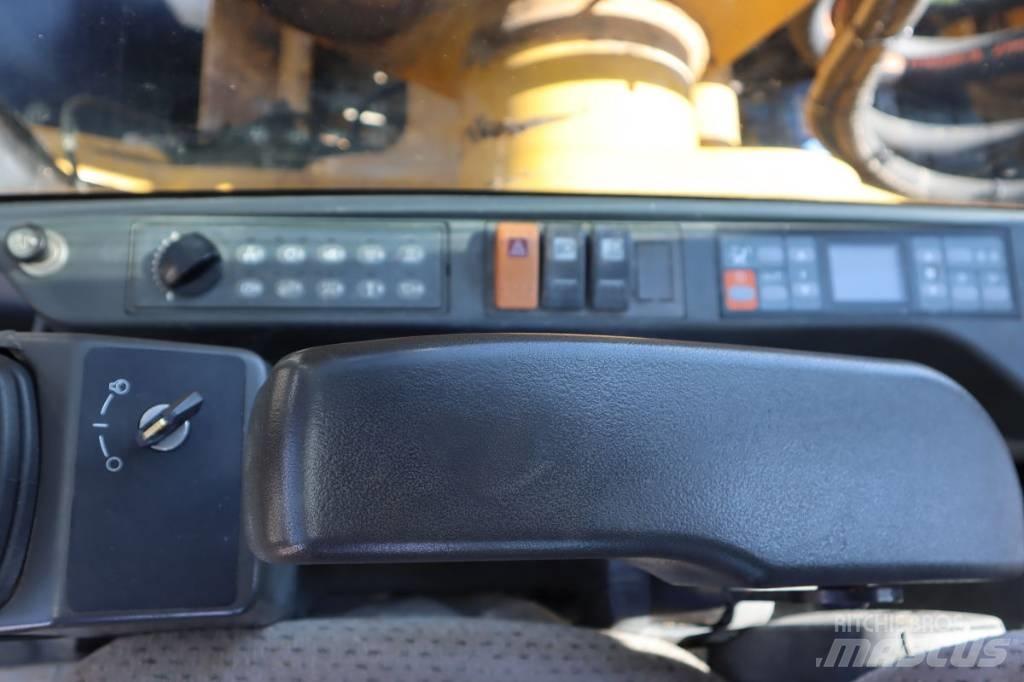 CAT M 322 D Ekskavatori uz riteņiem