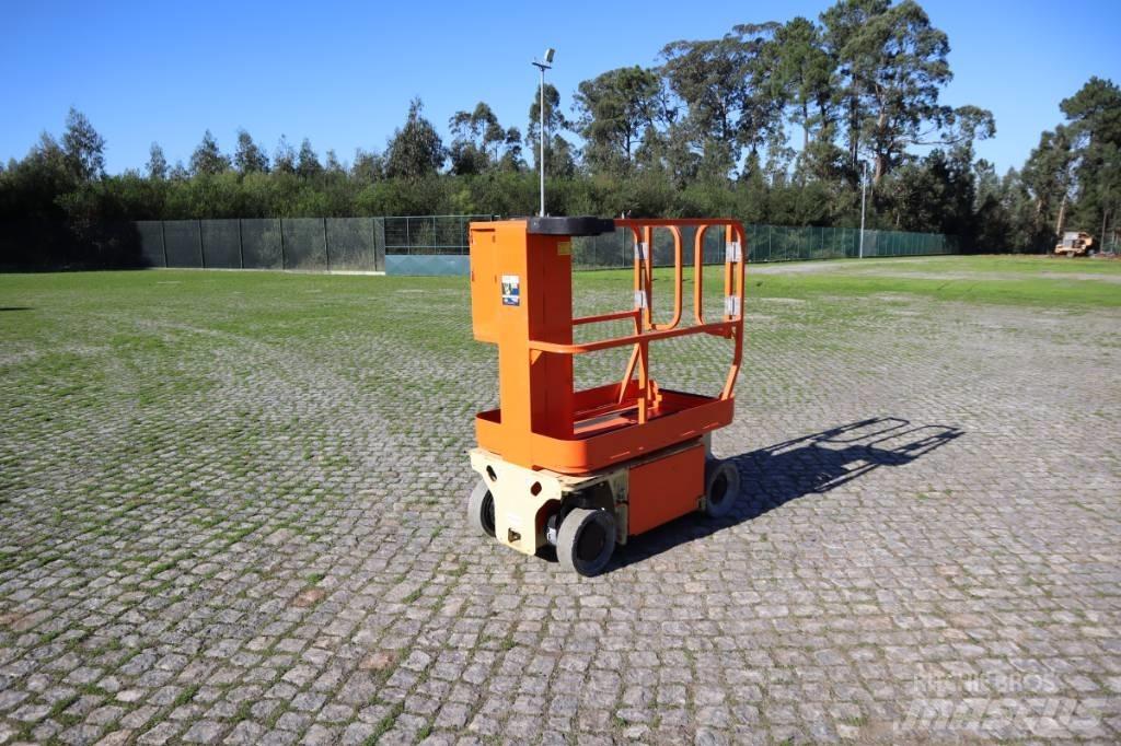 JLG 1230ES Vertikālie pacēlāji