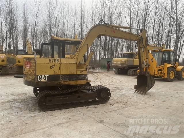 CAT E70B Kāpurķēžu ekskavatori