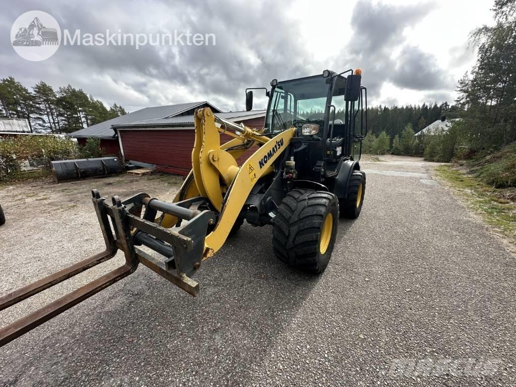 Komatsu WA 70 M-8 Iekrāvēji uz riteņiem