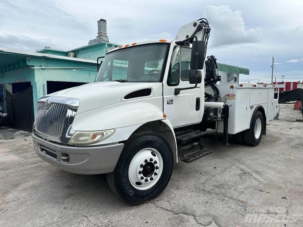 International 4300 Citi