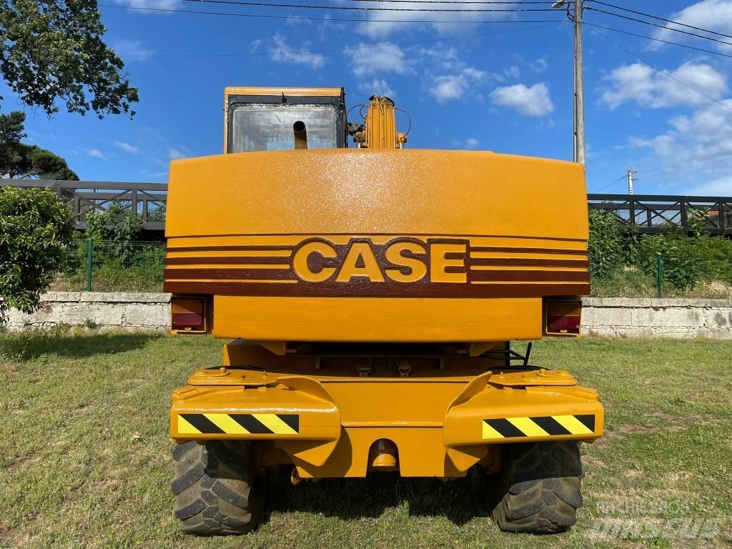 CASE 688 B Ekskavatori uz riteņiem