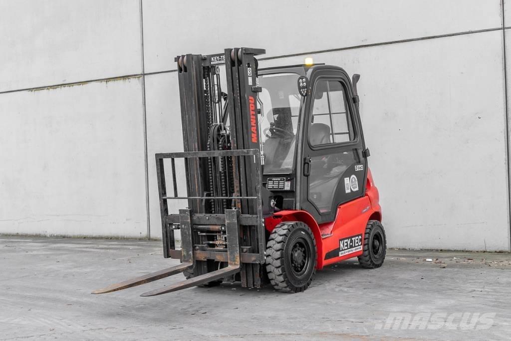 Manitou MI 25 D Tehnika ar dīzeļa dzinēju