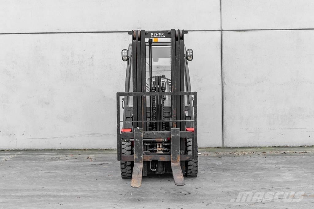Manitou MI 25 D Tehnika ar dīzeļa dzinēju