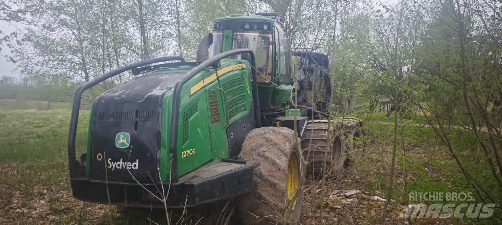 John Deere 1270 E Harvesteri